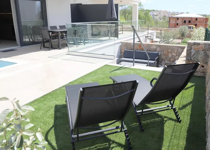 Brand New Apartment With Private Pool